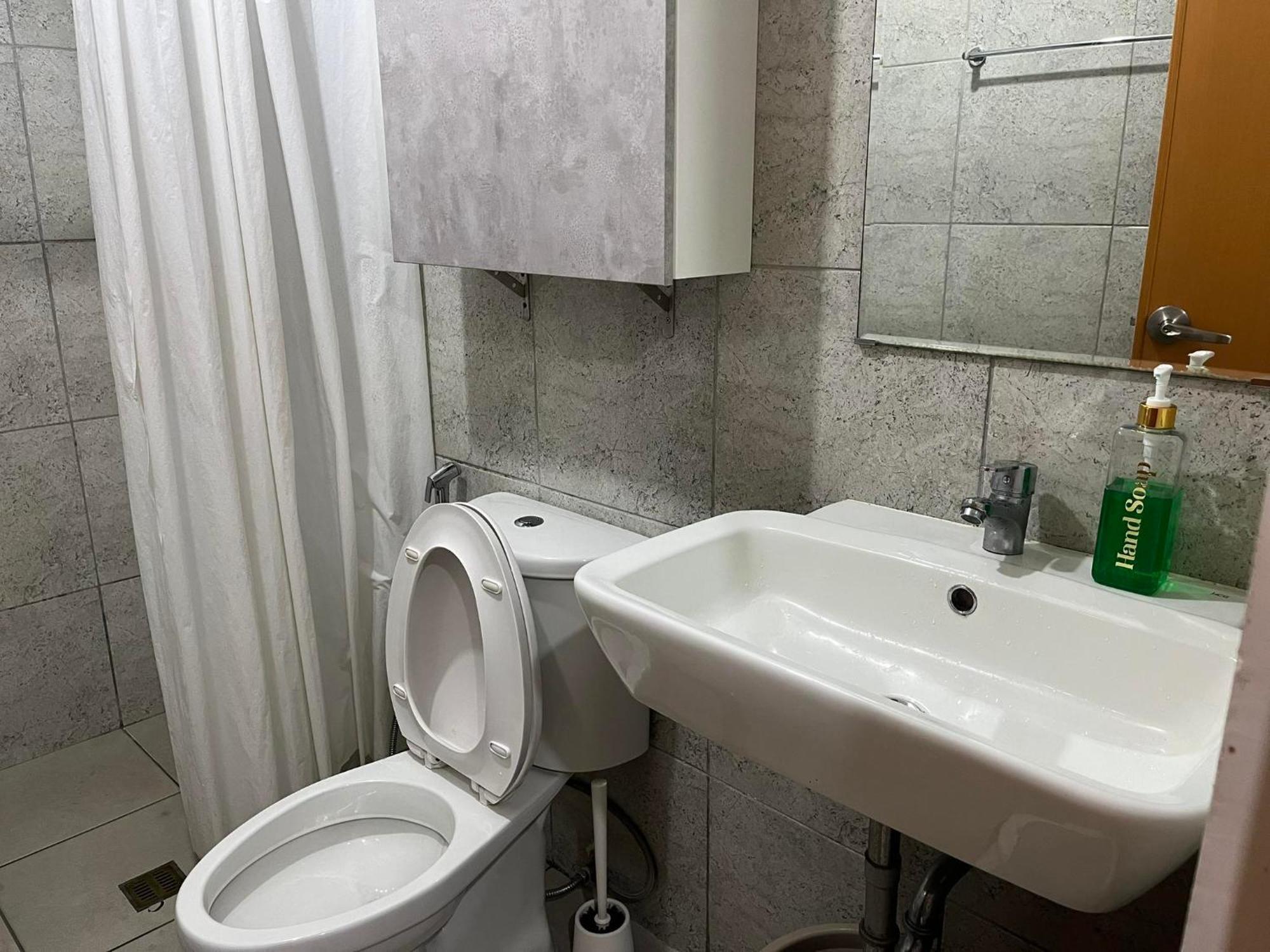 Ama Tower Residences, 8Th Flr, Near Dmw And Sm Megamall 曼达卢永 外观 照片