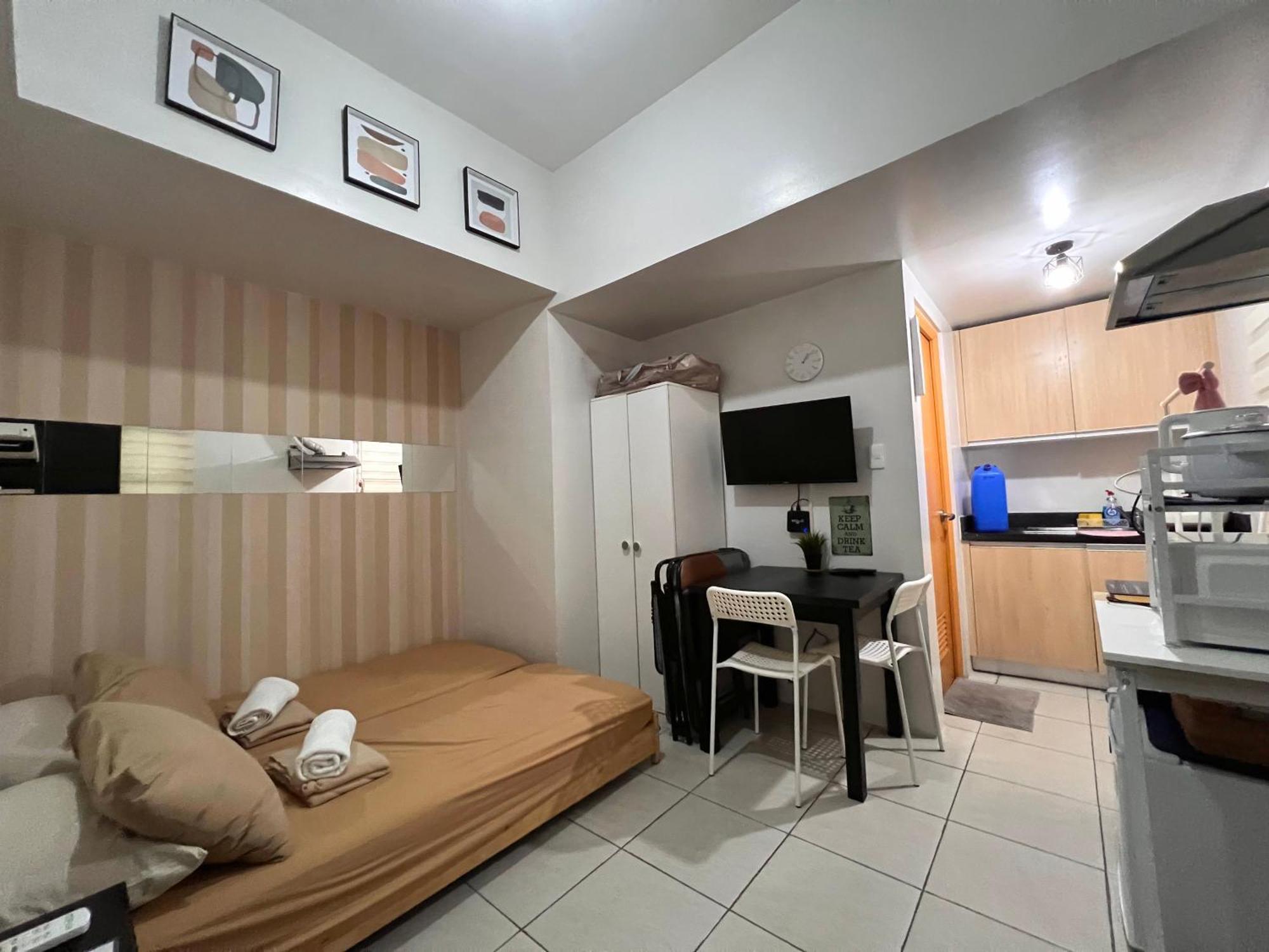 Ama Tower Residences, 8Th Flr, Near Dmw And Sm Megamall 曼达卢永 外观 照片